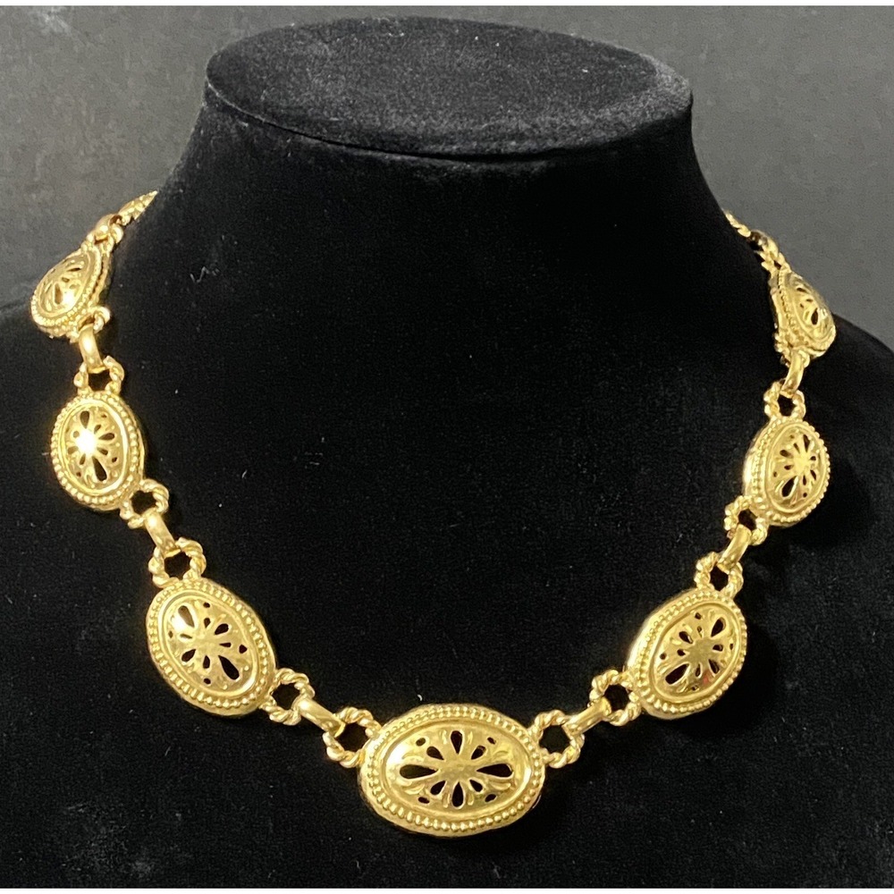 Trifari Goldtone Cutout Medallions 18" Collar Style Women's Necklace VTG NOS